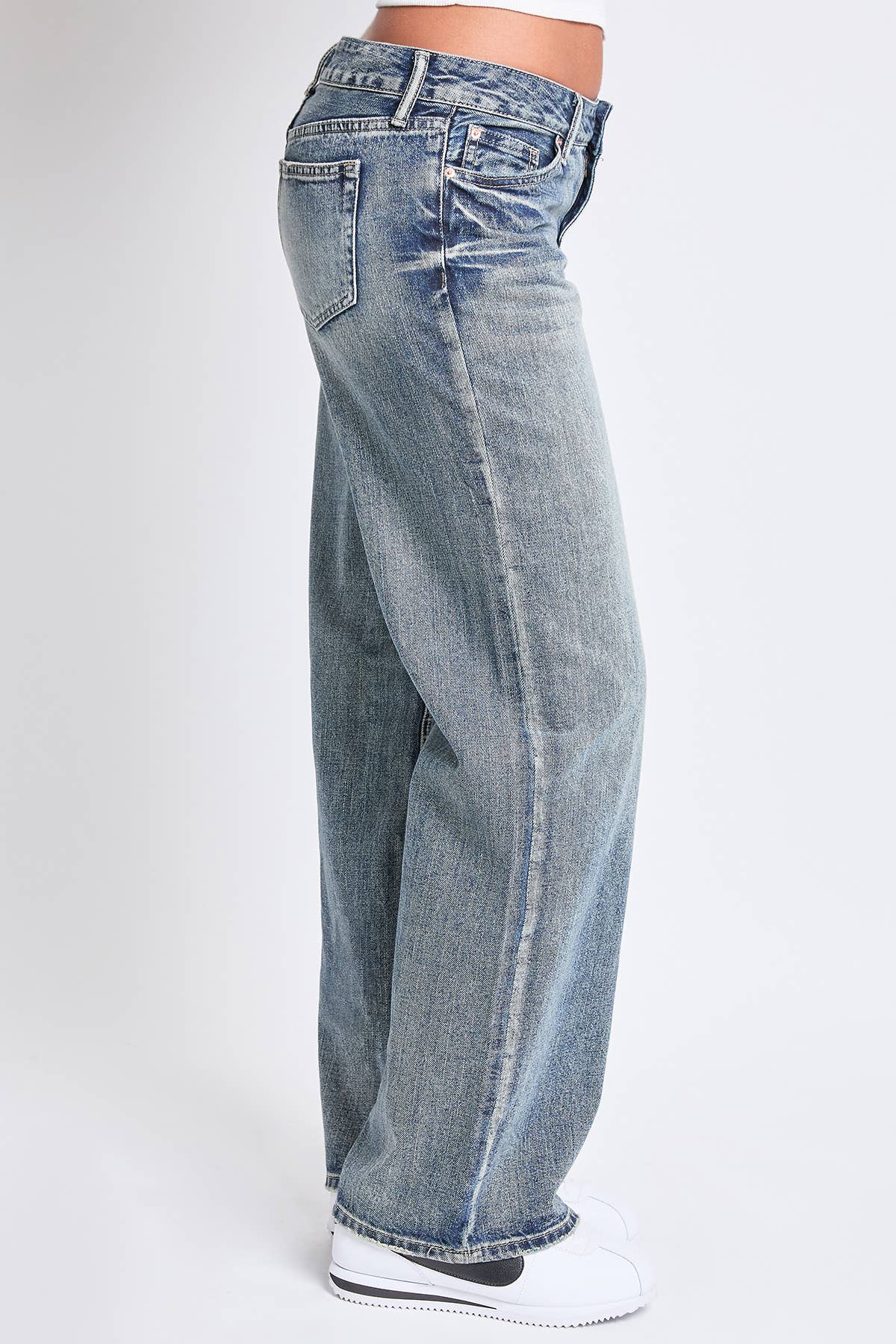 Juno’s Low Rise Wide Leg Rigid Jeans