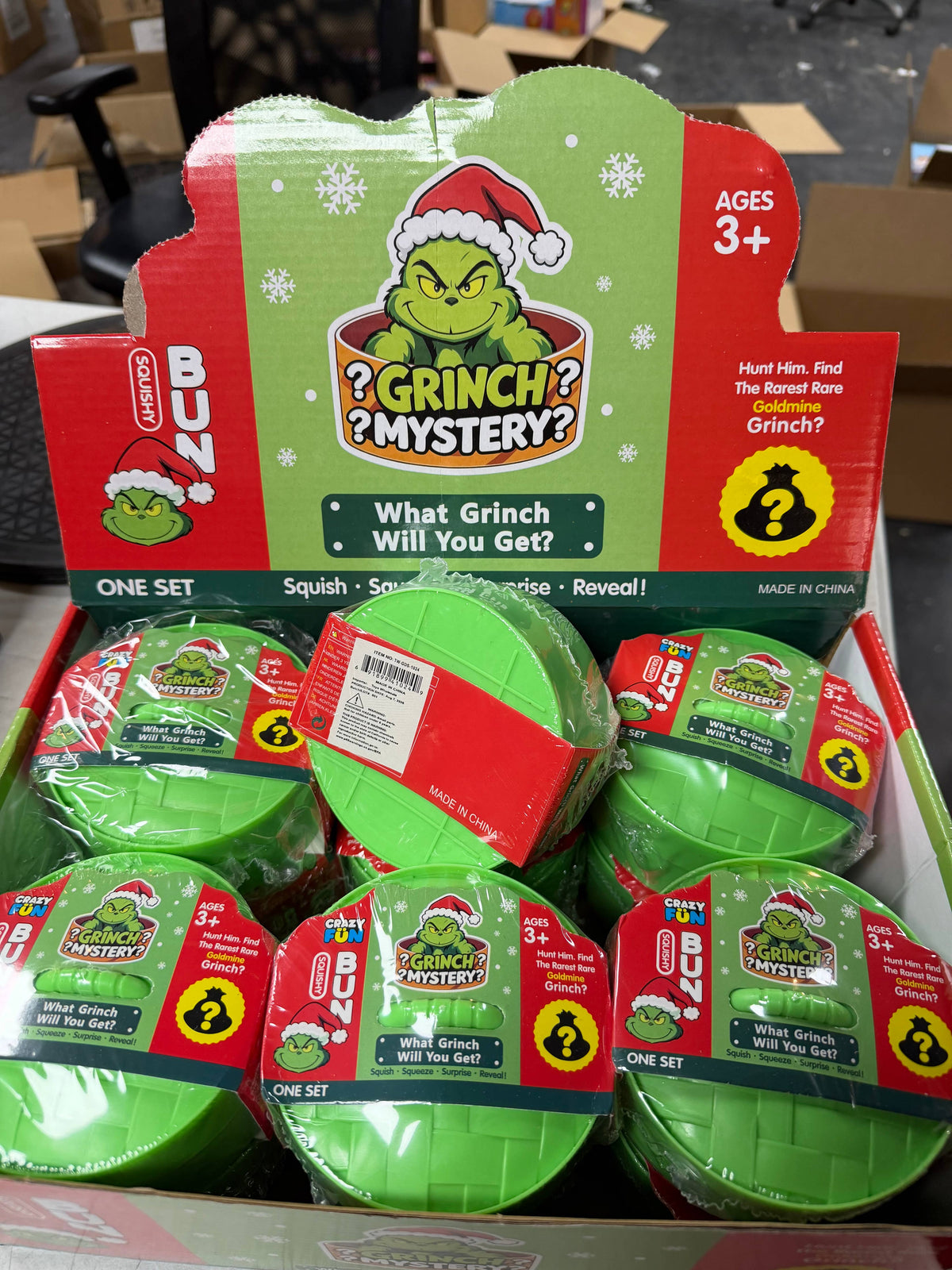 Mystery Squishy Grinch Bun – Christmas Surprise Squishy Toy