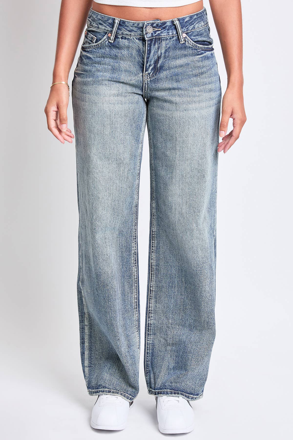 Juno’s Low Rise Wide Leg Rigid Jeans