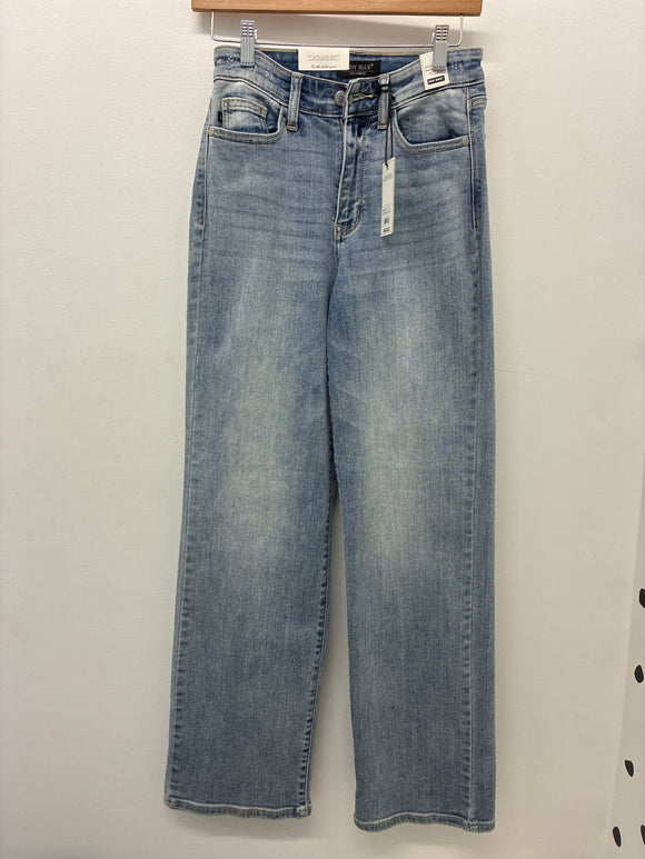 Judy blue medium wash straight leg jeans