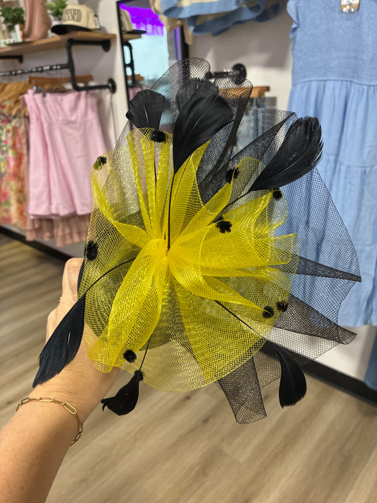 Lucky race fascinator