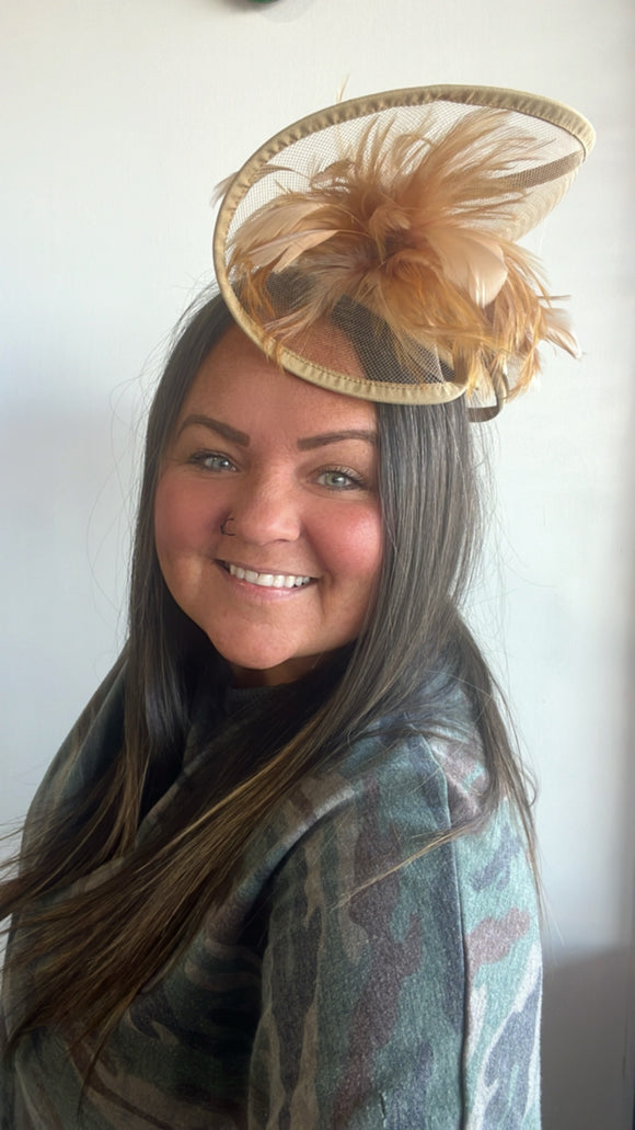 Double victory fascinator