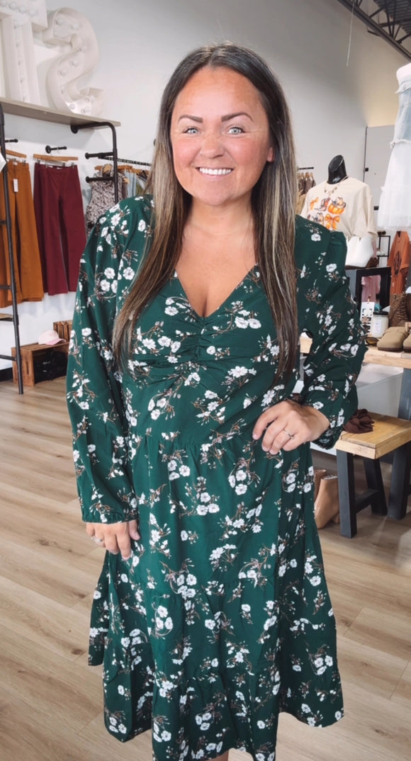 PLUS SIZE RUFFLED FLORAL FIT & FLARE MIDI DRESS