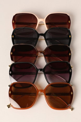 Women’s oversized sunglasses