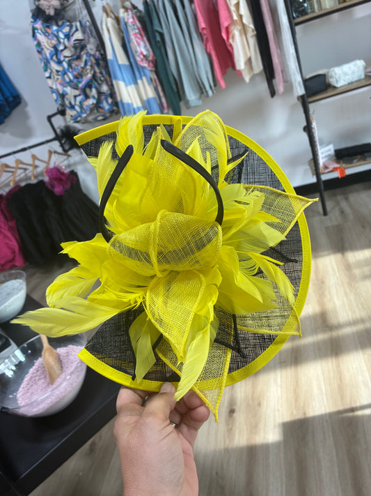 The Elegant Flare Fascinator