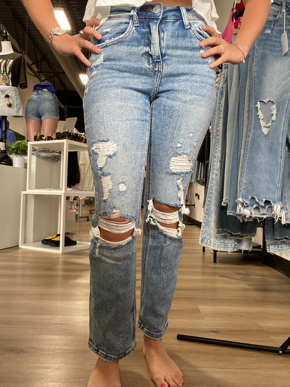 Selma’s straight leg distressed cropped jeans