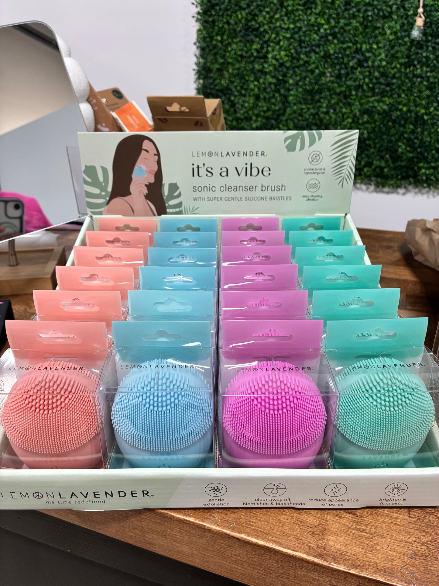 Lemon lavender It’s a Vibe Sonic Cleanser Brush