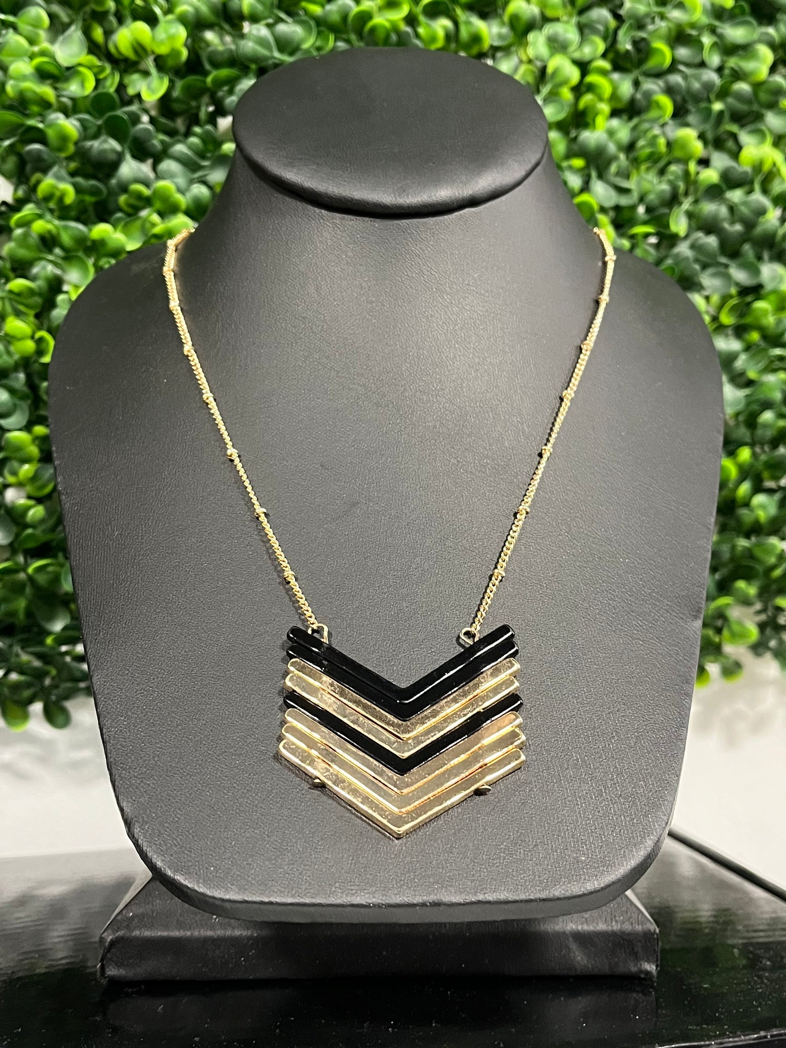 Arrowhead stacked chevron pendant necklace