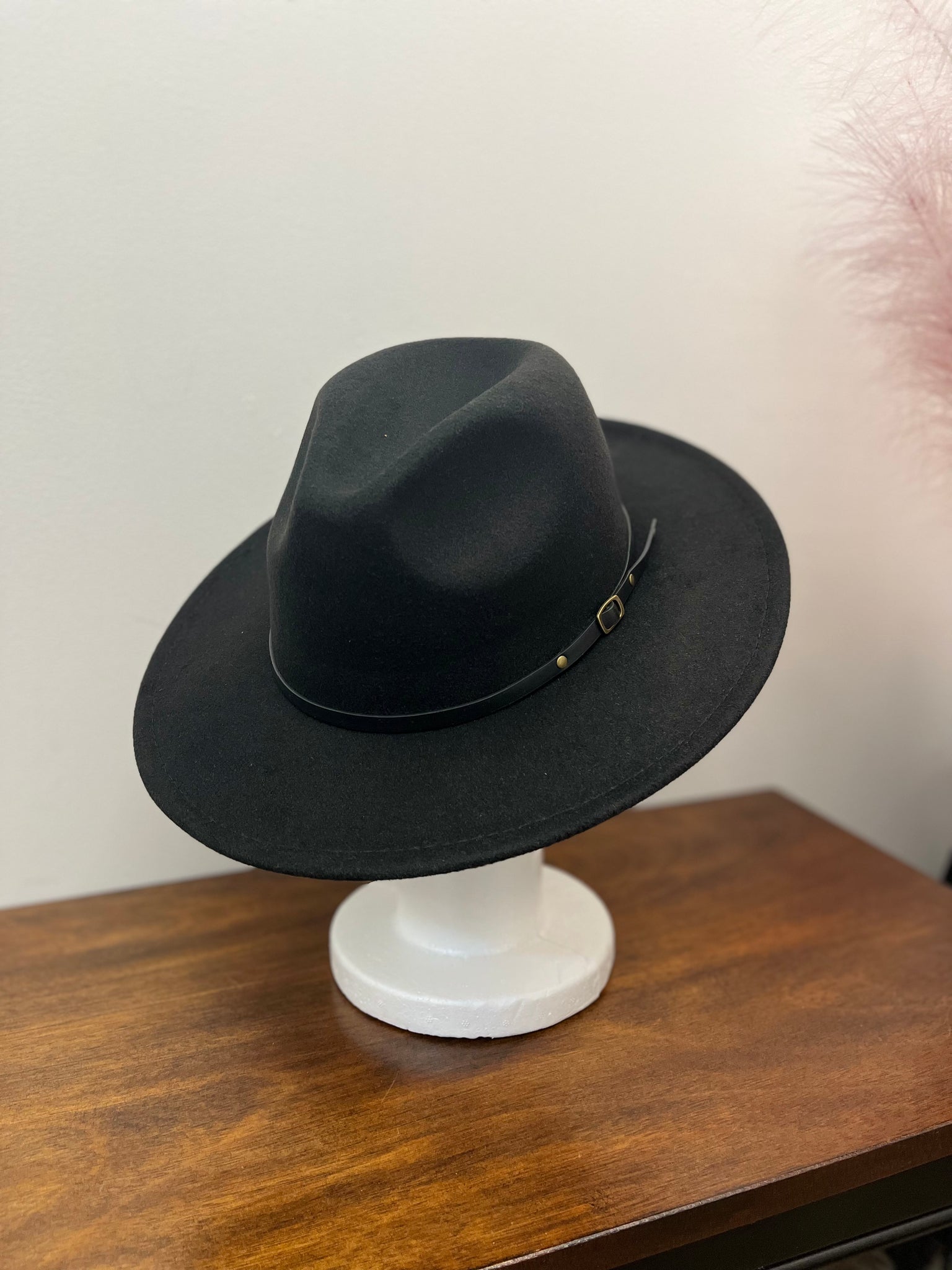 Brylee’s brim hat with belt